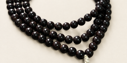 Coconut Calyx Strand, 108 Round Beads — detail view
